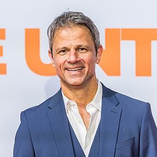 Jens Hajek als Benedikt Huber